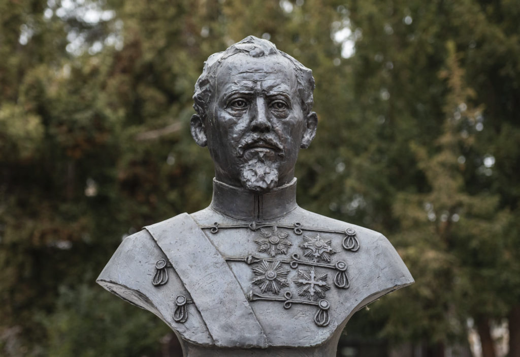 Bustul lui Alexandru Ioan Cuza (Suceava)