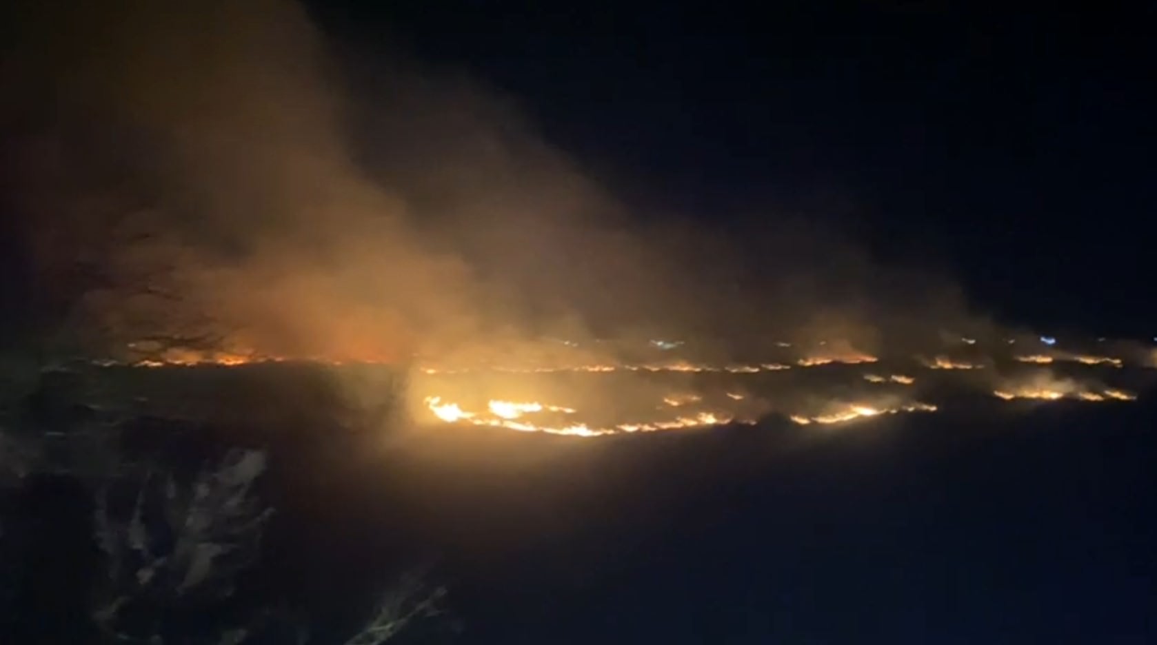 Pompierii militari au intervenit pentru localizarea și lichidarea a trei incendii izbucnite la vegetație uscată în localitățile Frătăuții Noi, Forăști și Bălinești