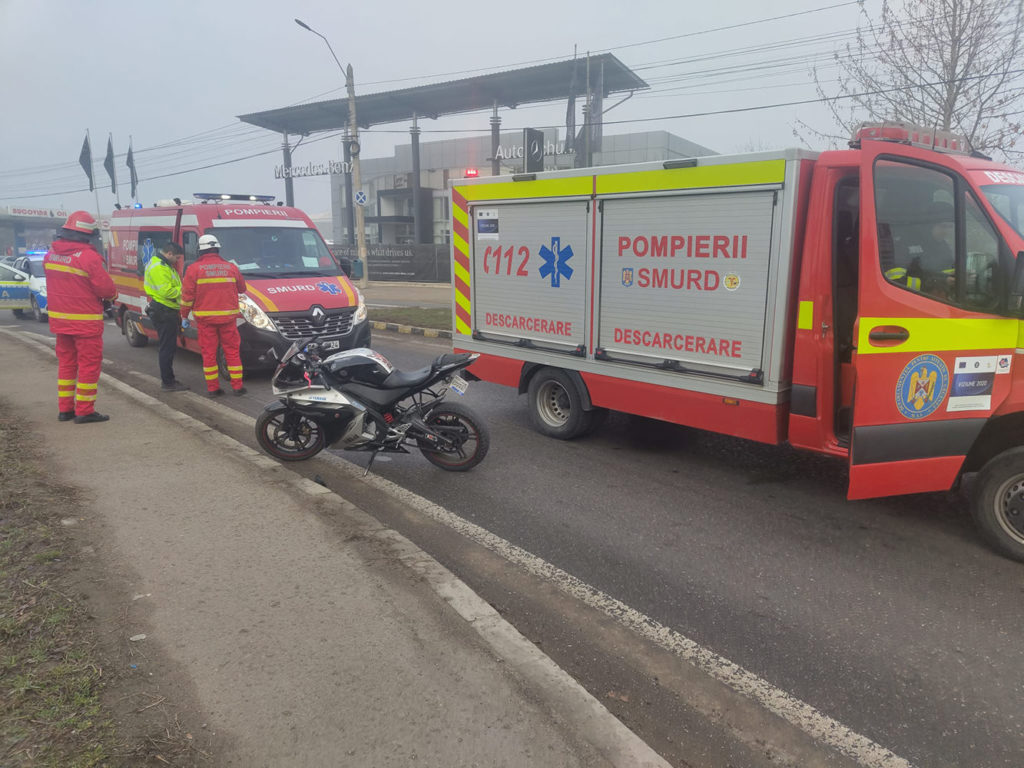 Accident rutier între un autoturism și o motocicletă în localitatea Șcheia