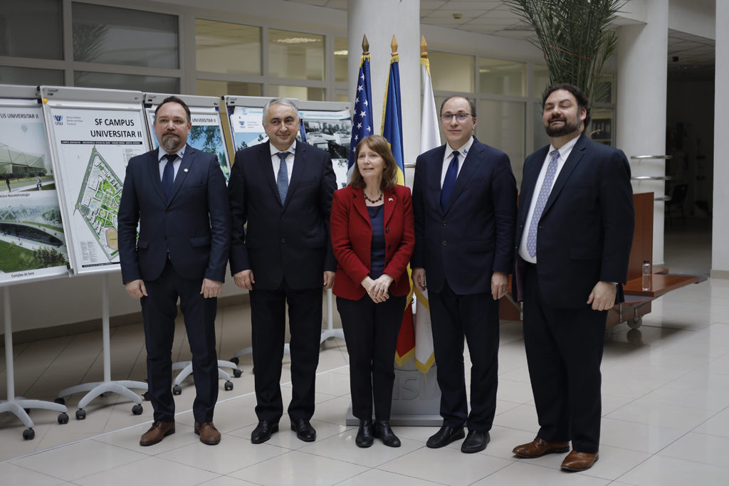 Excelența Sa, doamna Kathleen Kavalec, Ambasadorul SUA în România, a efectuat o vizită la Universitatea Ștefan cel Mare din Suceava