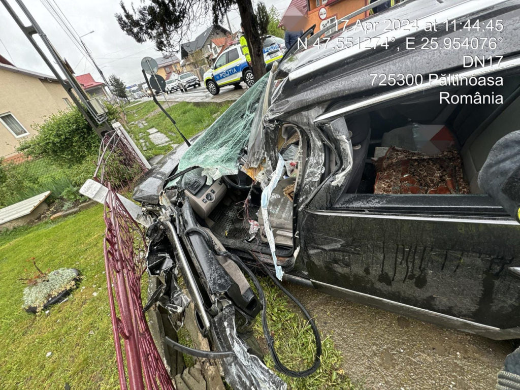 Accident rutier între un autotren și un autoturism în localitatea Păltinoasa