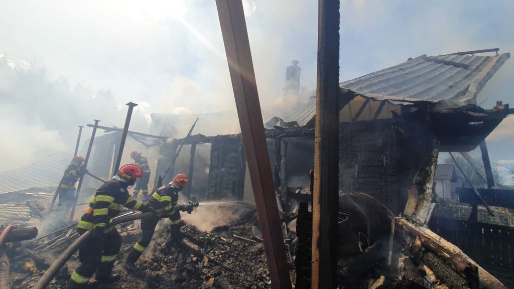 Incendiu la o gospodărie din localitatea Voroneț