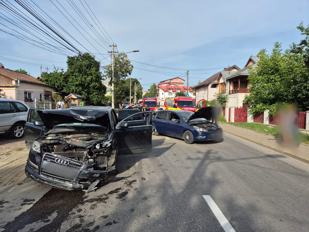 Accident rutier între două autoturisme în municipiul Suceava