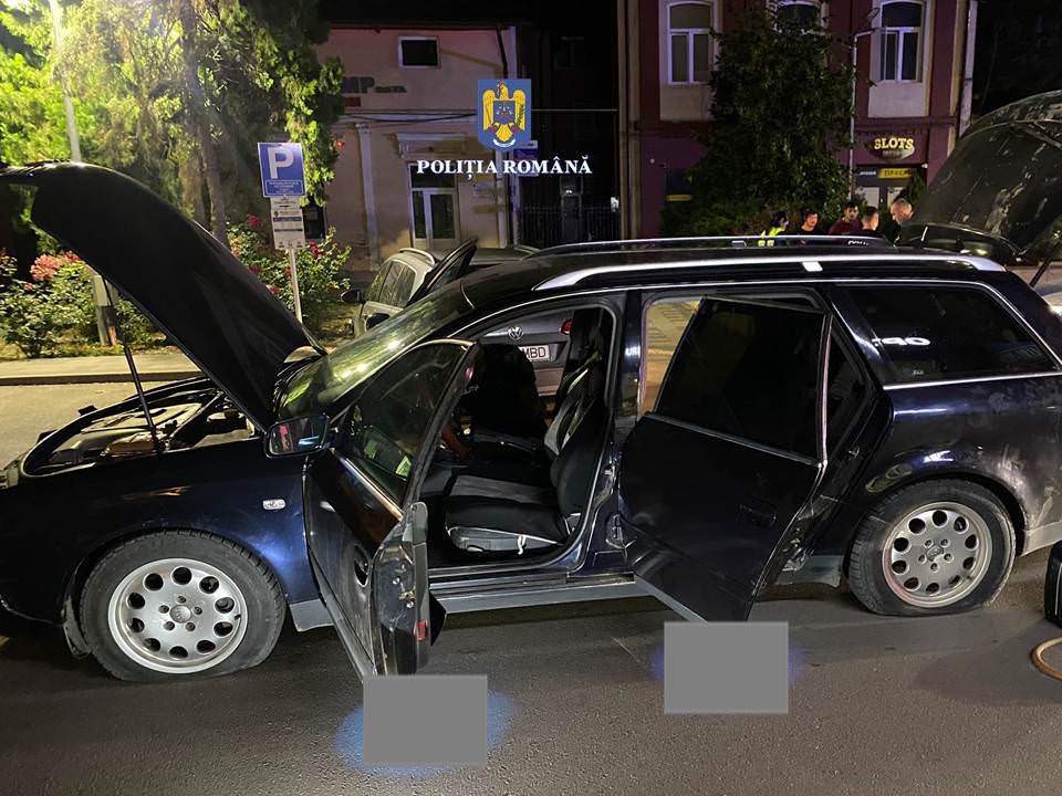 Încă un autoturism oprit forțat cu utilizarea dispozitivului spike