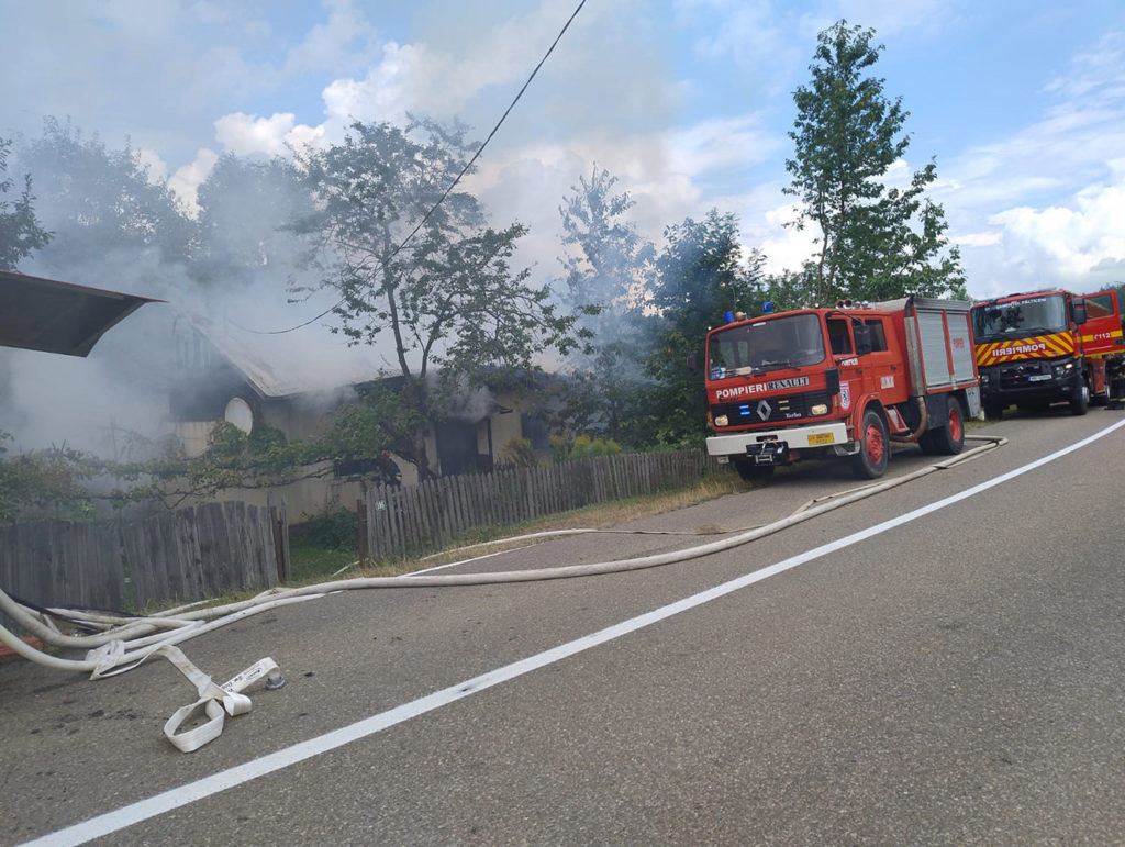 Incendiu în localitatea Văleni-Stânișoara