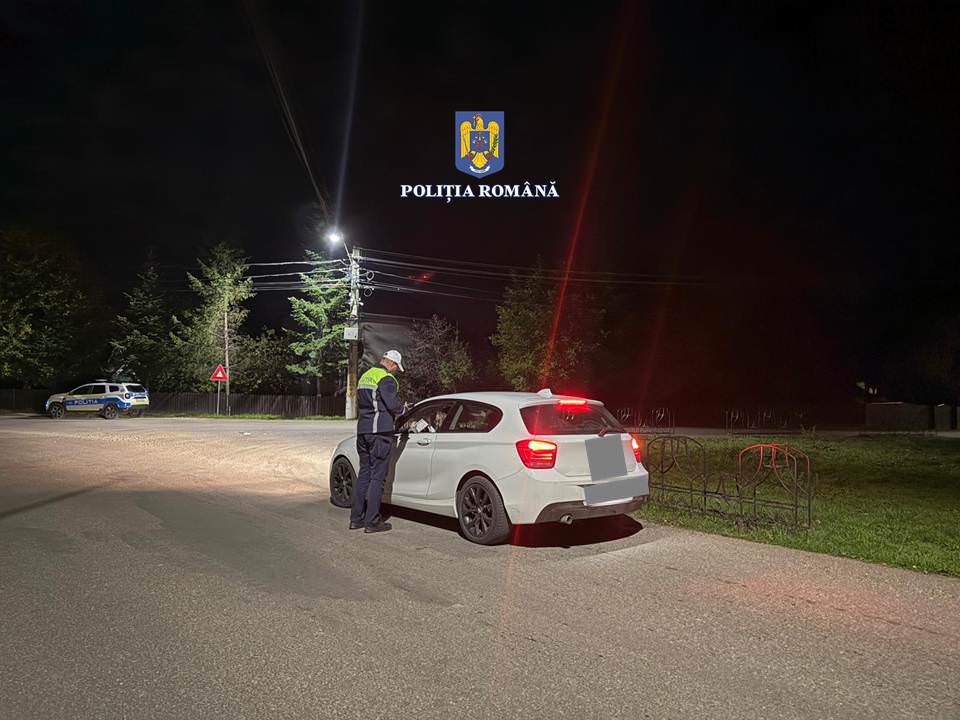 Urmărire în trafic, vehicul imobilizat și peste o sută de sancțiuni contravenționale aplicate de polițiști în cadrul unei razii de amploare în zona Gura Humorului