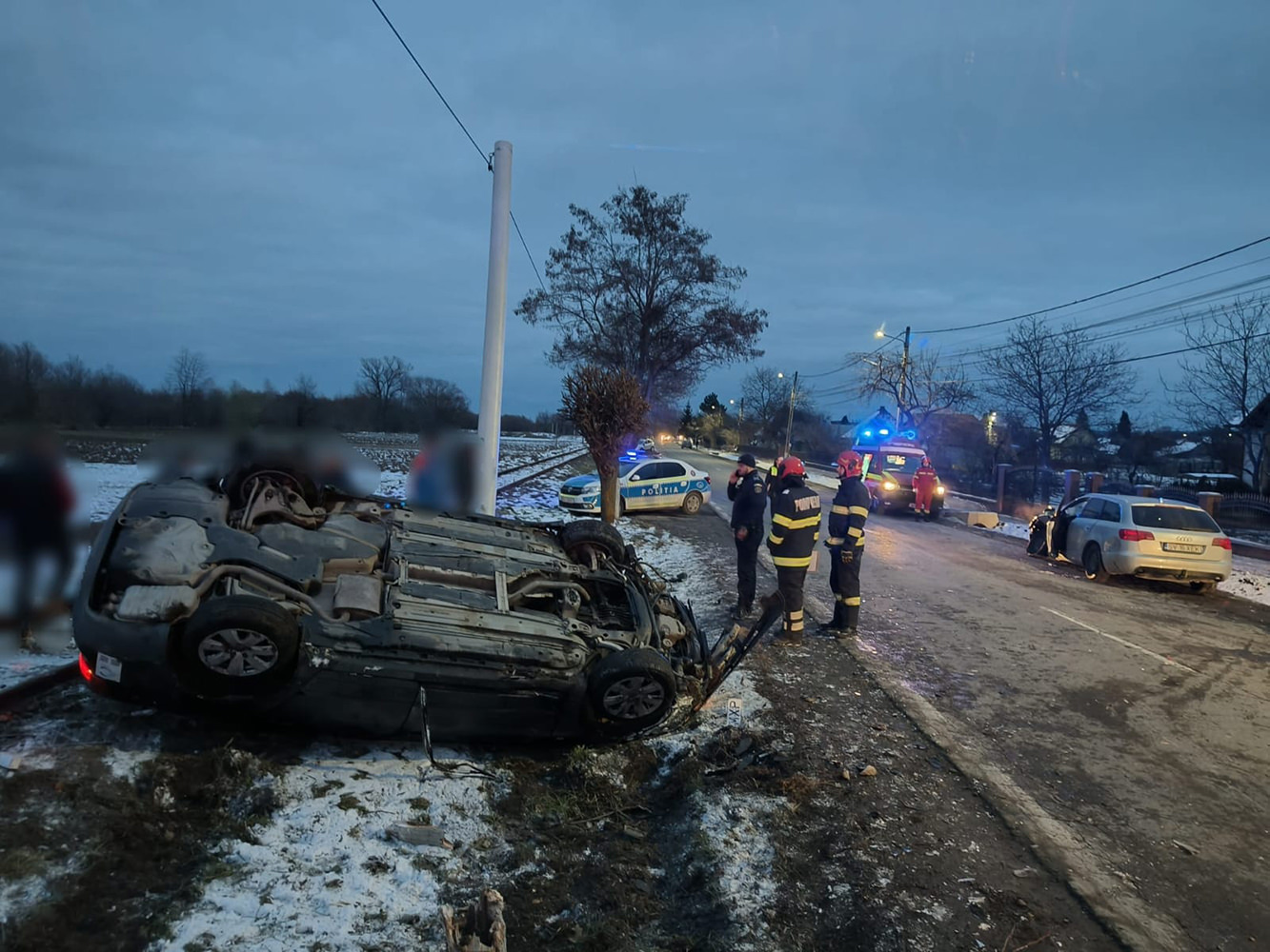 Accident rutier cu două autoturisme implicate în localitatea Vicovu de Jos