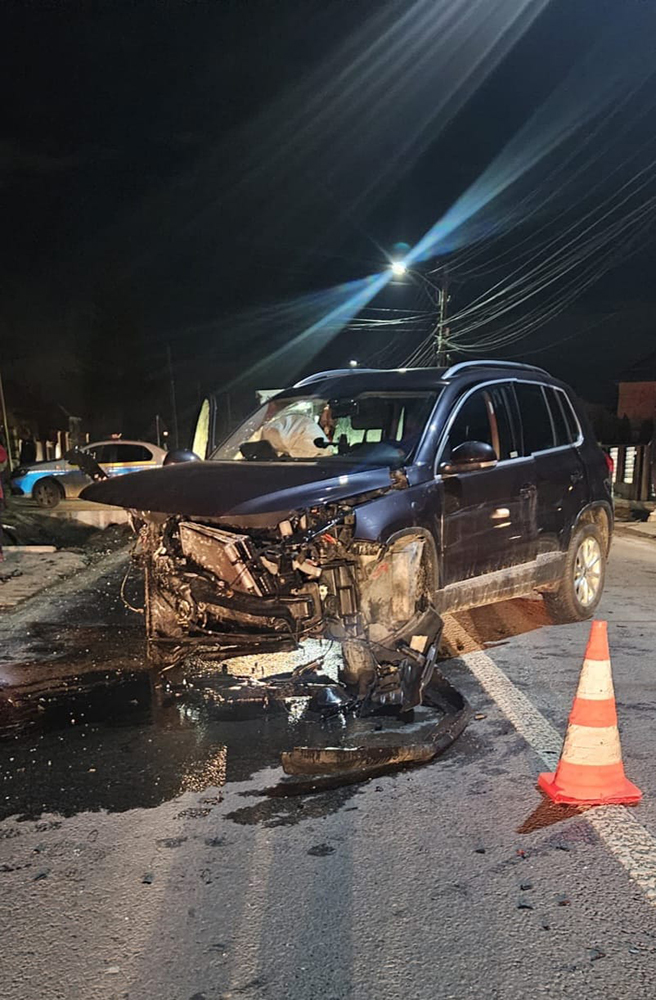 Coliziune între trei autoturisme în localitatea Plopeni