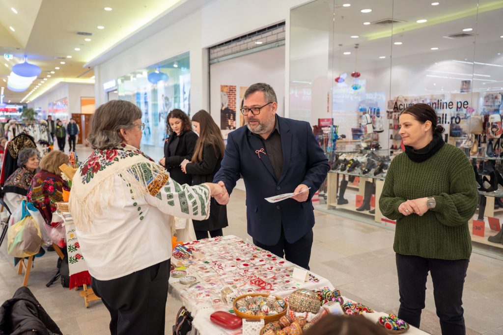 Consiliul Județean Suceava susține meșterii populari la Târgul Mărțișorului