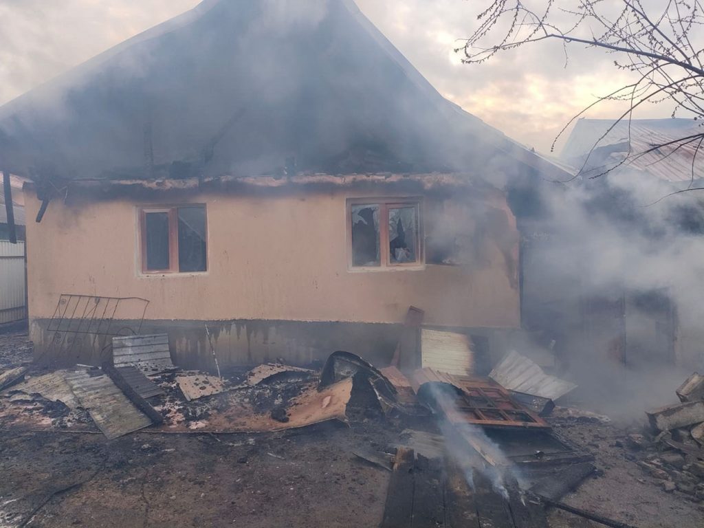 Incendiu la o gospodărie din comuna Preutești
