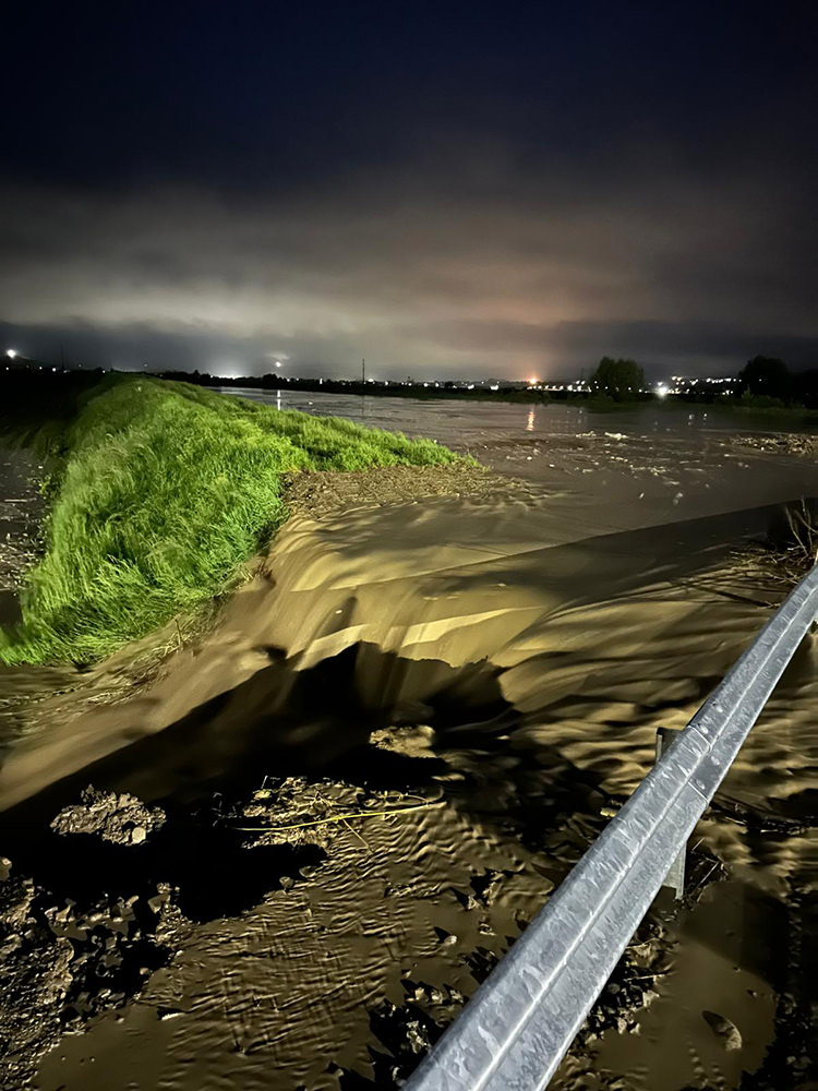Pârâul Râșca a ieșit din matcă la Praxia