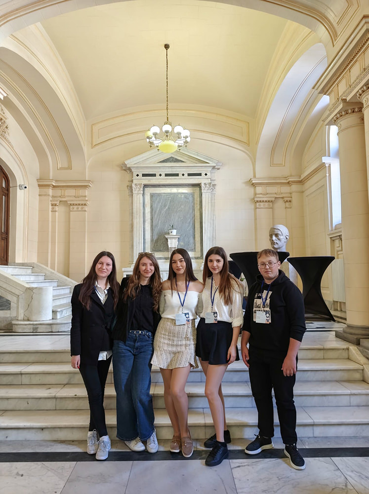 Studenții de la specializarea Comunicare și Relații Publice din cadrul USV au fost premiați la Best Letters Colloquia