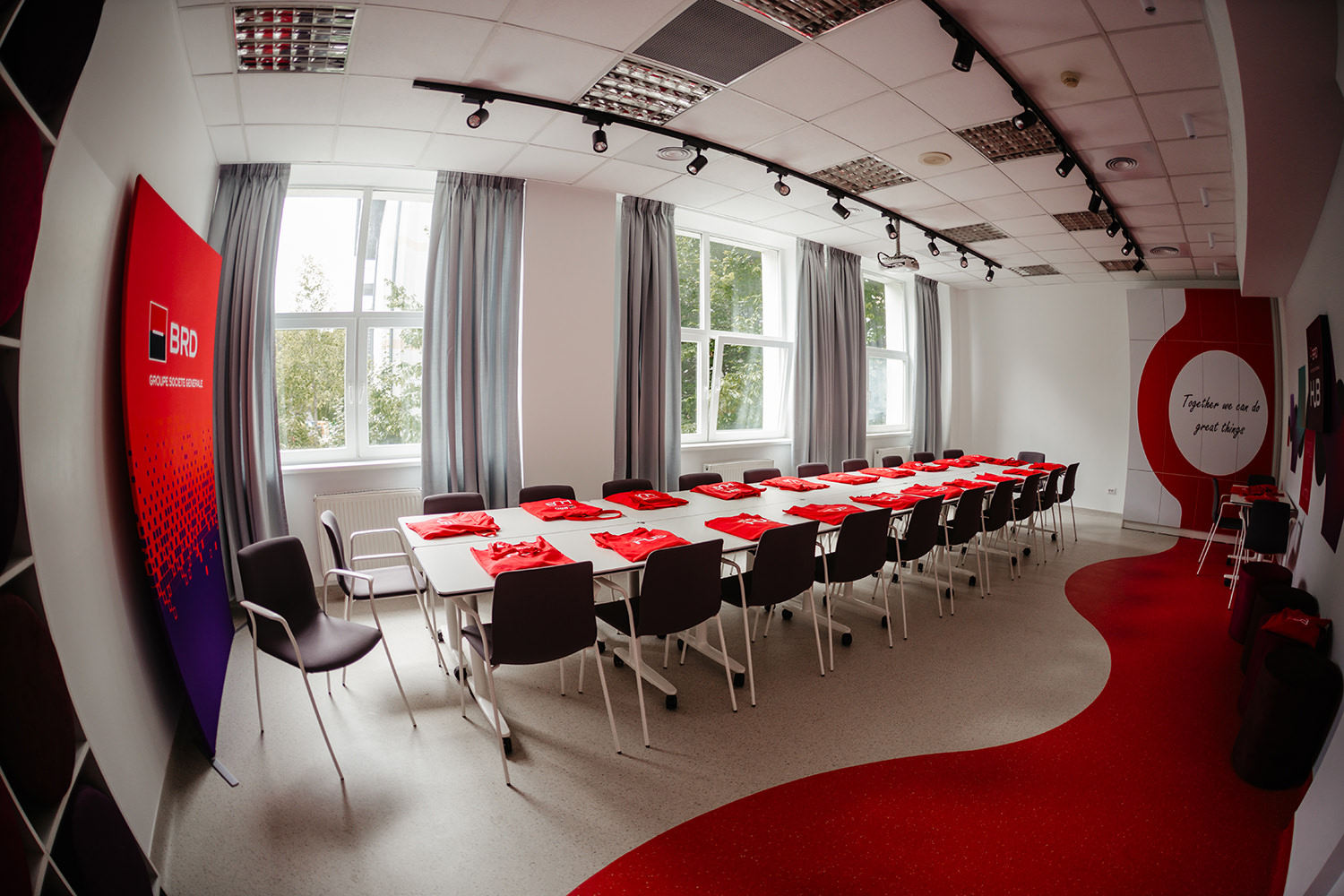 USV și BRD inaugurează un nou spațiu educațional modern pentru studenții suceveni