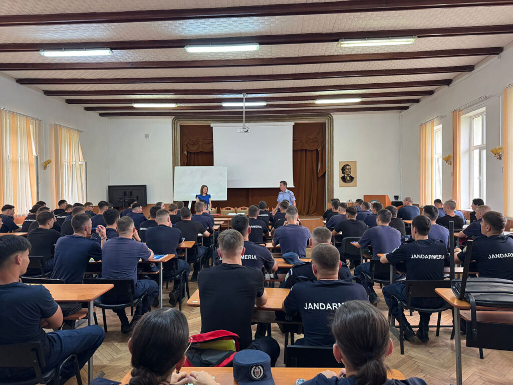 Ofițerii Direcției Generale Anticorupție Suceava au susținut o sesiune de informare pe teme de etică și integritate pentru elevii Școlii Militare de Subofițeri de Jandarmi din Fălticeni