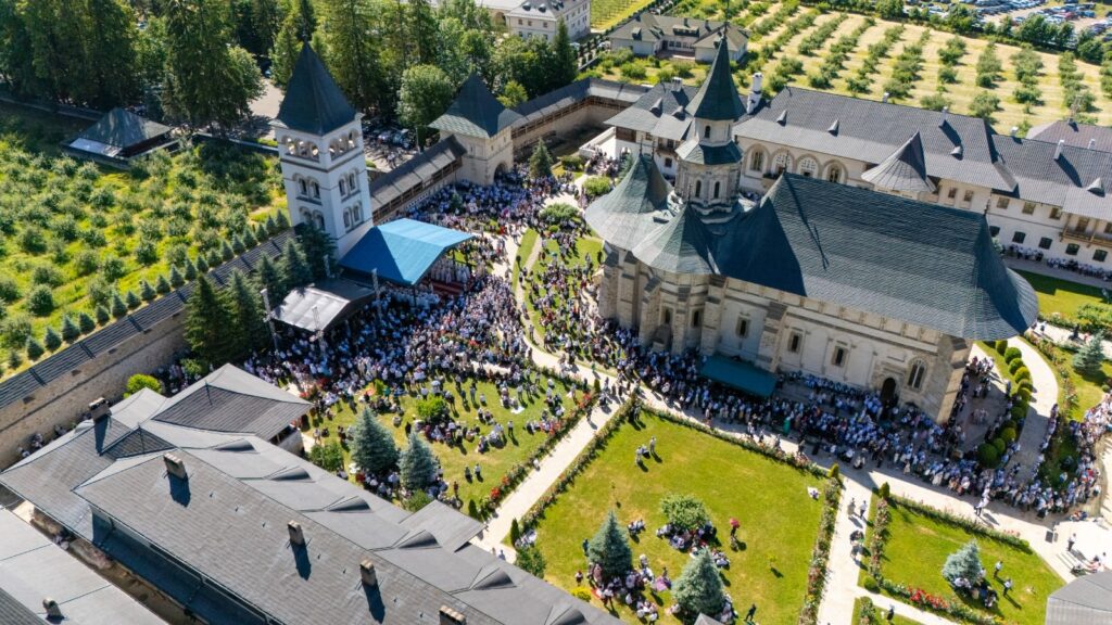 Pelerinii și oficialitățile l-au comemorat la Putna pe Sfântul Voievod Ștefan cel Mare