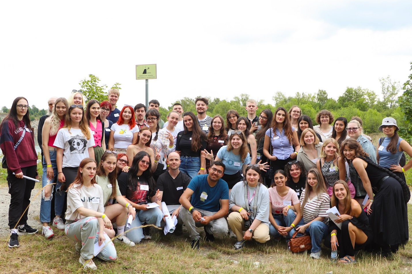 Prin tabere de formare în Sadova și Cracovia și un program de mentorat, proiectul "Digital Works for Youth" pregătește tinerii pentru o carieră în domeniul digital