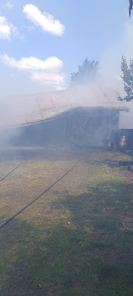 Un incendiu devastator la o gospodărie din Gălănești
