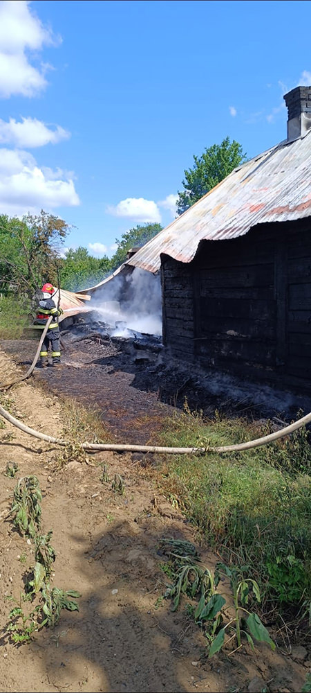 Un incendiu devastator la o gospodărie din Gălănești