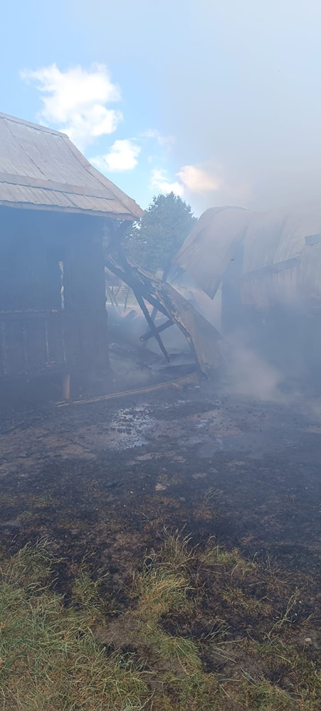 Un incendiu devastator la o gospodărie din Gălănești