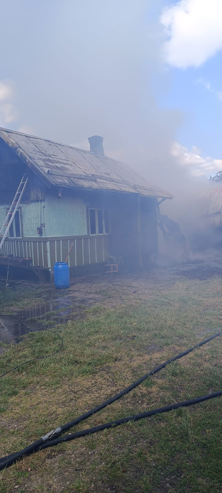 Un incendiu devastator la o gospodărie din Gălănești