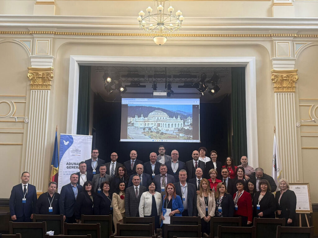 Secretarii generali de municipii din întreaga țară s-au reunit la Vatra Dornei pentru o sesiune de lucru și schimb de experiență