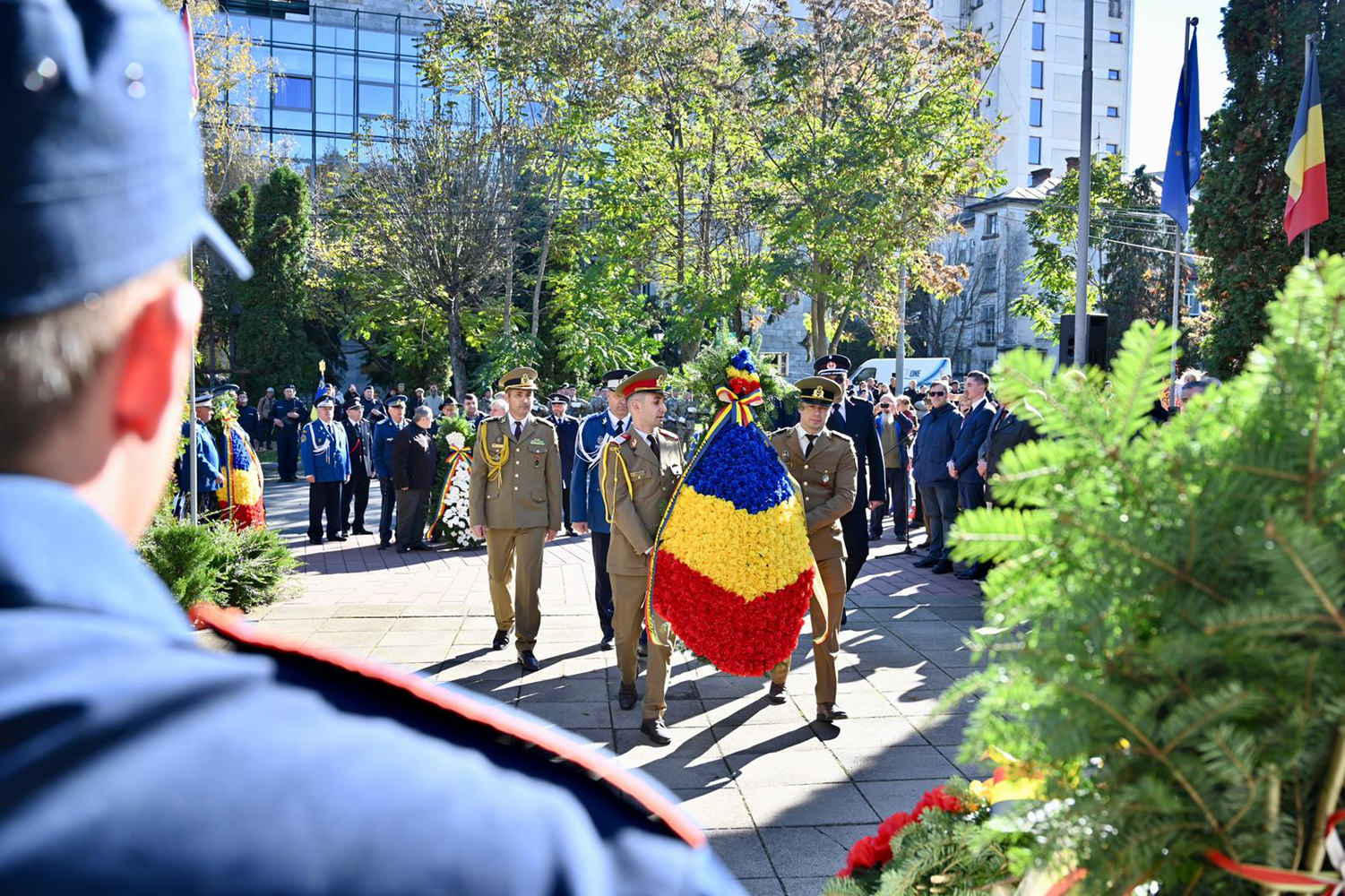 Ziua Armatei României, sărbătorită la Suceava printr-o ceremonie militară și religioasă în Piața Tricolorului