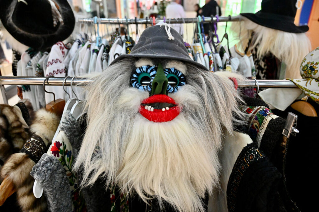 Târgul Meșterilor Populari și-a deschis porțile la Shopping City Suceava