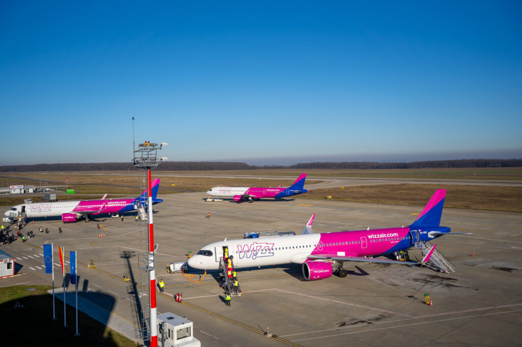 Aeroportul Internațional Ștefan cel Mare din Suceava a instalat cel mai performant sistem de aterizare (ILS CAT III) pentru zilele cu ceață