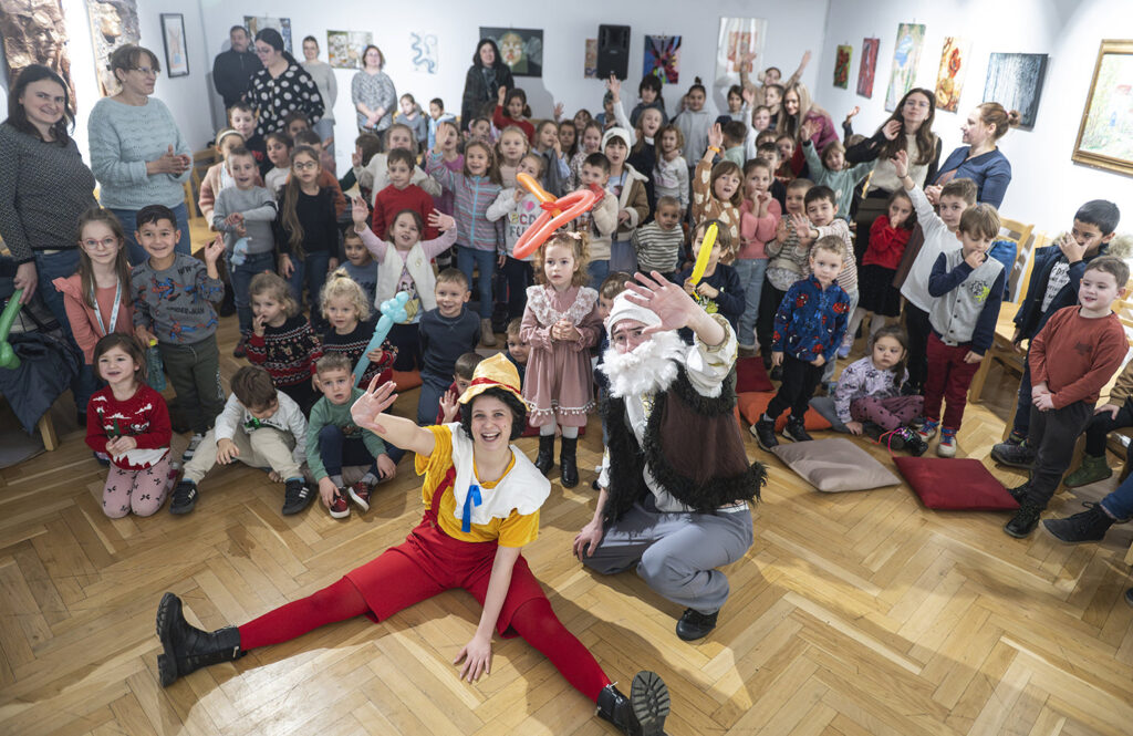 Festivalul internațional de teatru și literatură dramatică "Cetatea copiilor" a marcat zece ani de teatru la Suceava cu spectacole în tot județul