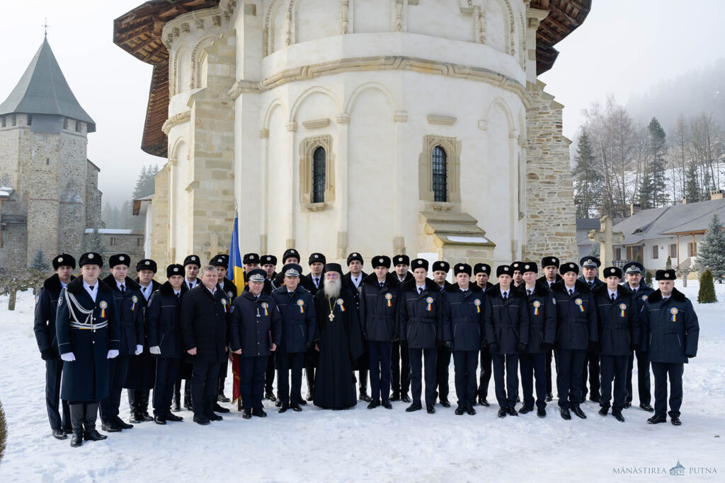 Academia de Poliție Ștefan cel Mare din Chișinău a dezvelit o placă comemorativă la Mănăstirea Putna