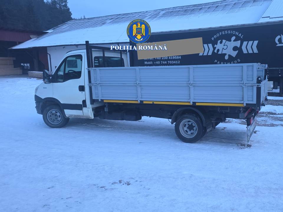 Autoutilitară de 70.000 de lei, confiscată de polițiști pentru recidivă
