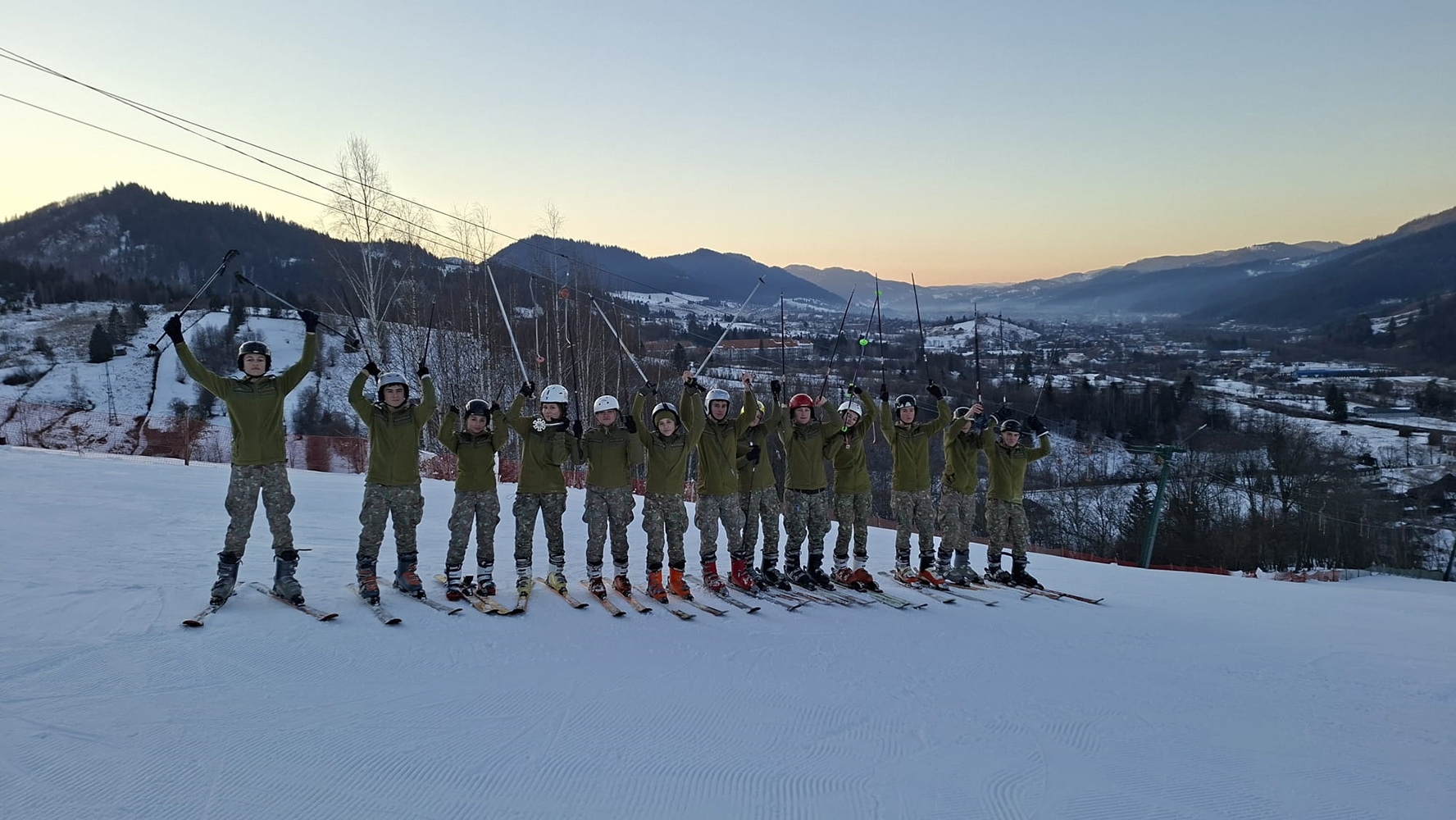 Elevii Colegiului Național Militar Ștefan cel Mare din Câmpulung Moldovenesc au început instrucția pe schiuri