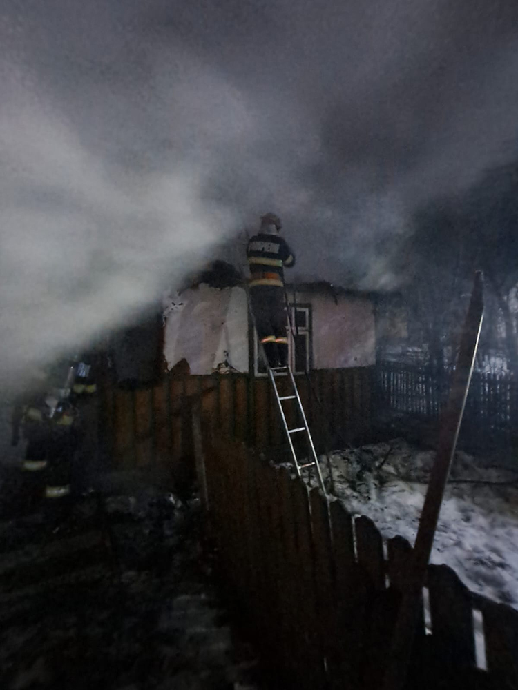 Pompierii suceveni au intervenit la șase incendii provocate de coșurile de fum și sobele defecte