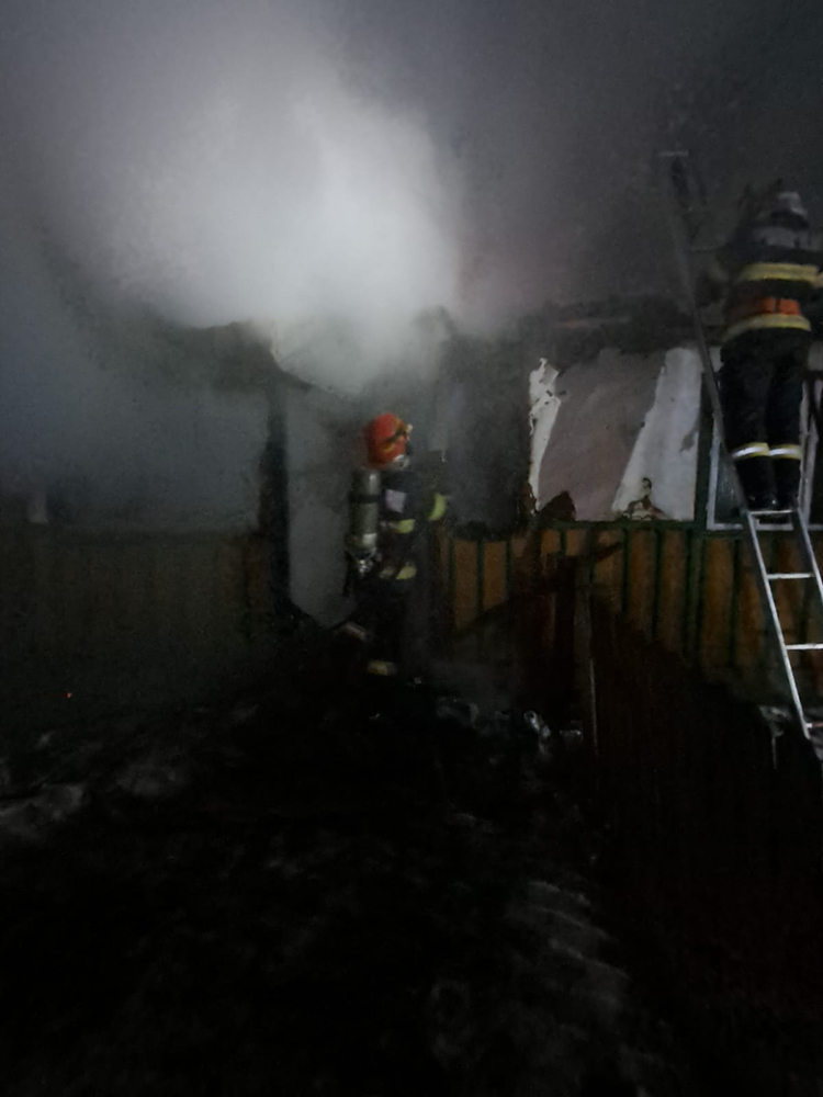 Pompierii suceveni au intervenit la șase incendii provocate de coșurile de fum și sobele defecte