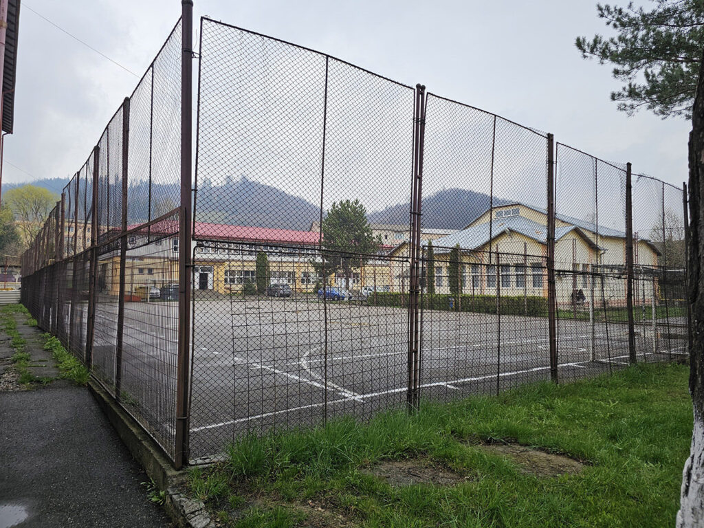 Au început lucrările la noile terenuri de sport ale Colegiului Alexandru cel Bun din Gura Humorului