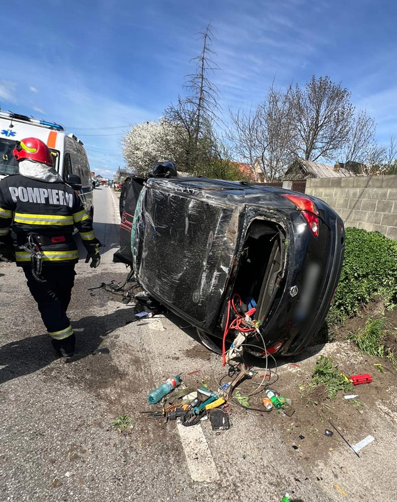 Coliziune între un autotren și două autoturisme la Cumpărătura