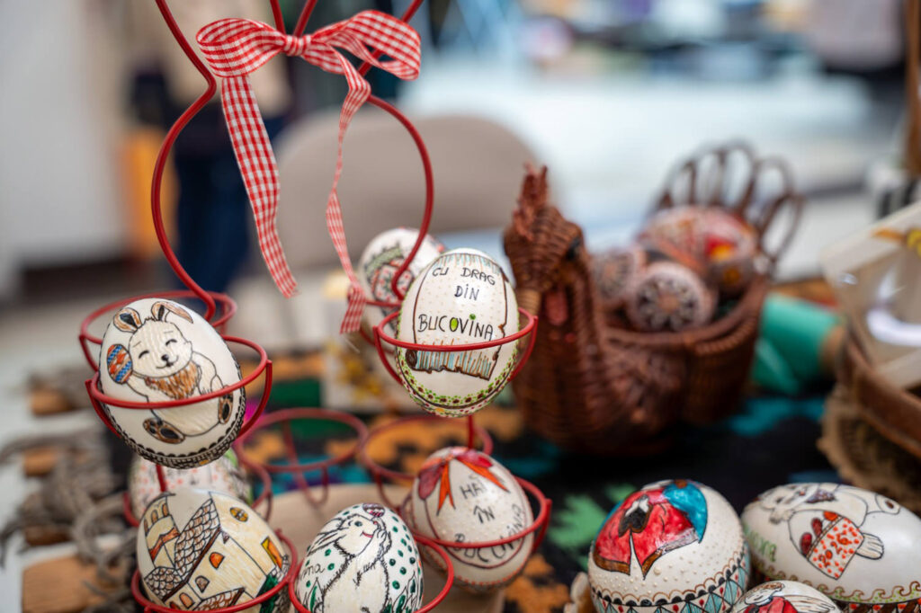 Meșterii populari vă așteaptă la Târgul de Paști organizat în perioada 3-8 Aprilie la Suceava