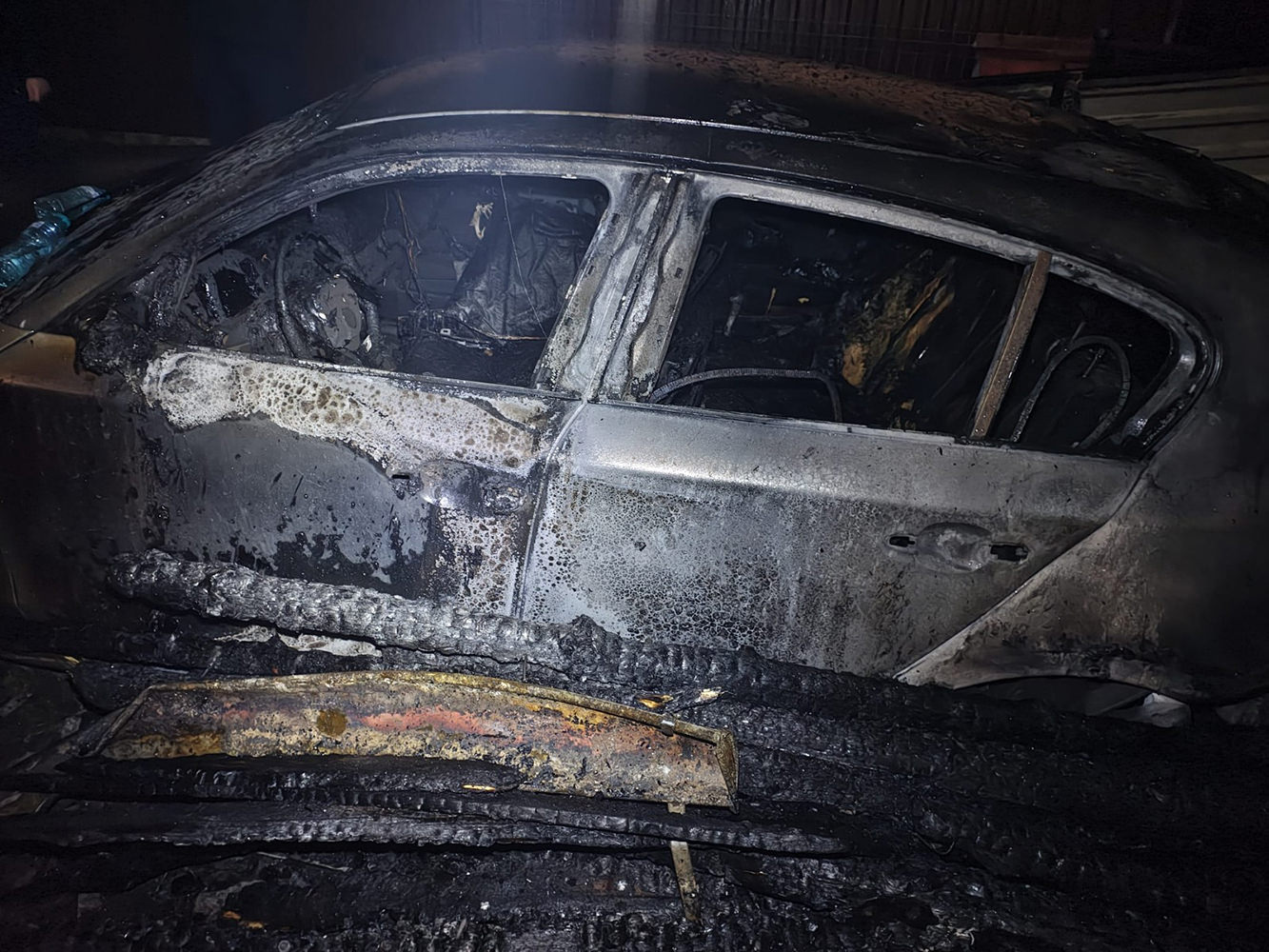 Un cablu defect a provocat un incendiu masiv în Bădeuți