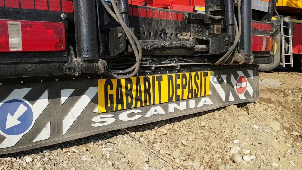 Un transport agabaritic de aproape 377 de tone va tranzita ruta Siret - PTF Siret