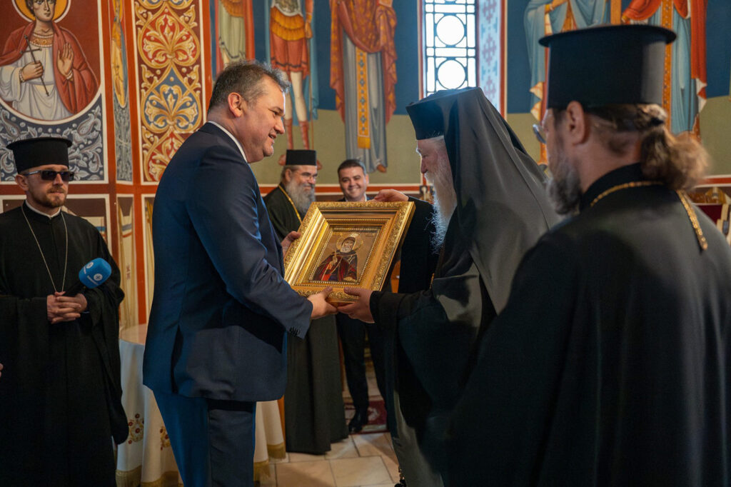Ministrul Dezvoltării, Cseke Attila, a vizitat Palatul Administrativ, o nouă creșă din Burdujeni și șantierul de la Mănăstirea Sfântul Ioan cel Nou din Suceava