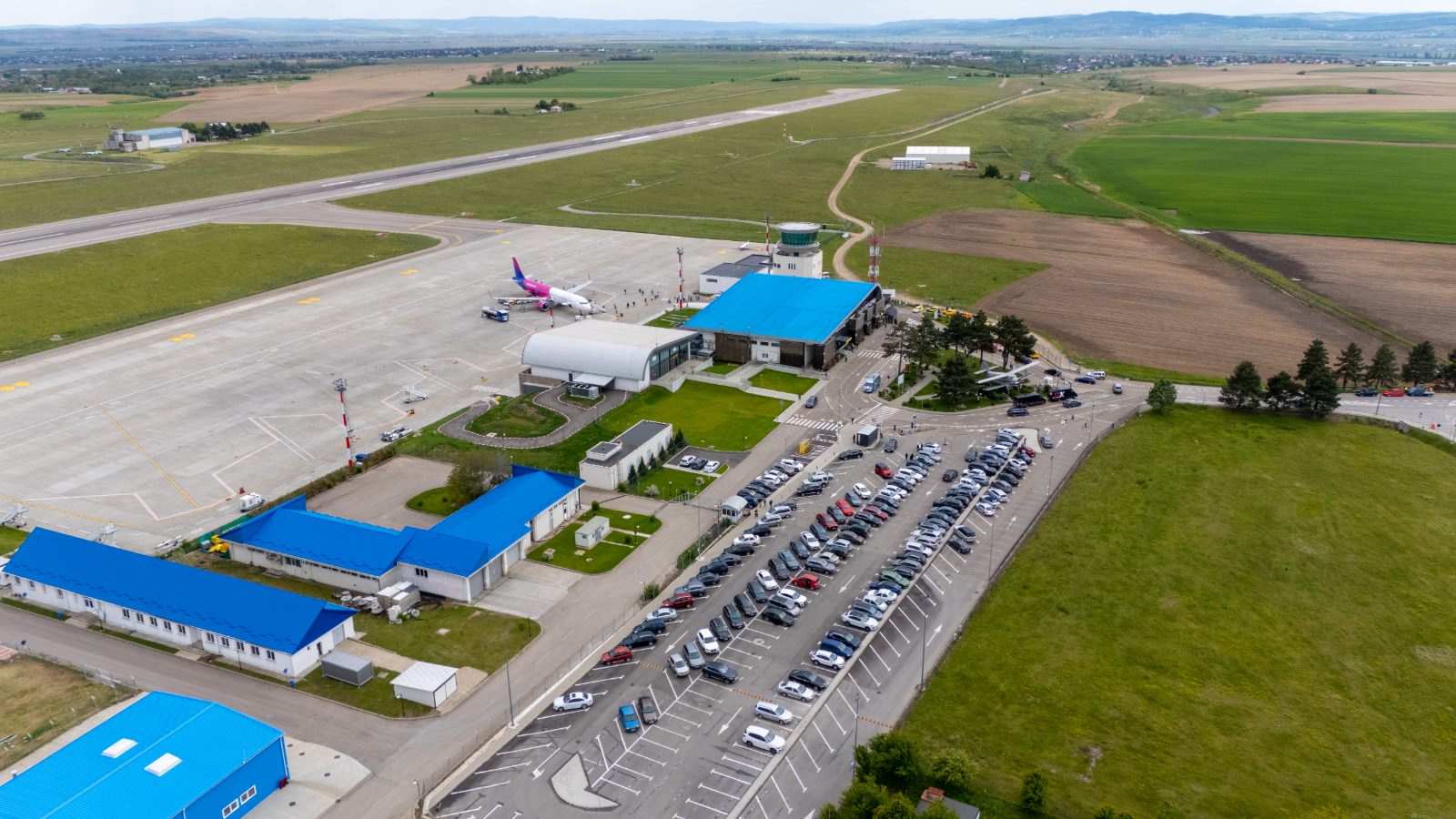 Peste trei sute de mii de pasageri pe Aeroportul Internațional Ștefan cel Mare din Suceava în primele patru luni ale anului 2026, cu 45,6% mai mulți decât în 2025