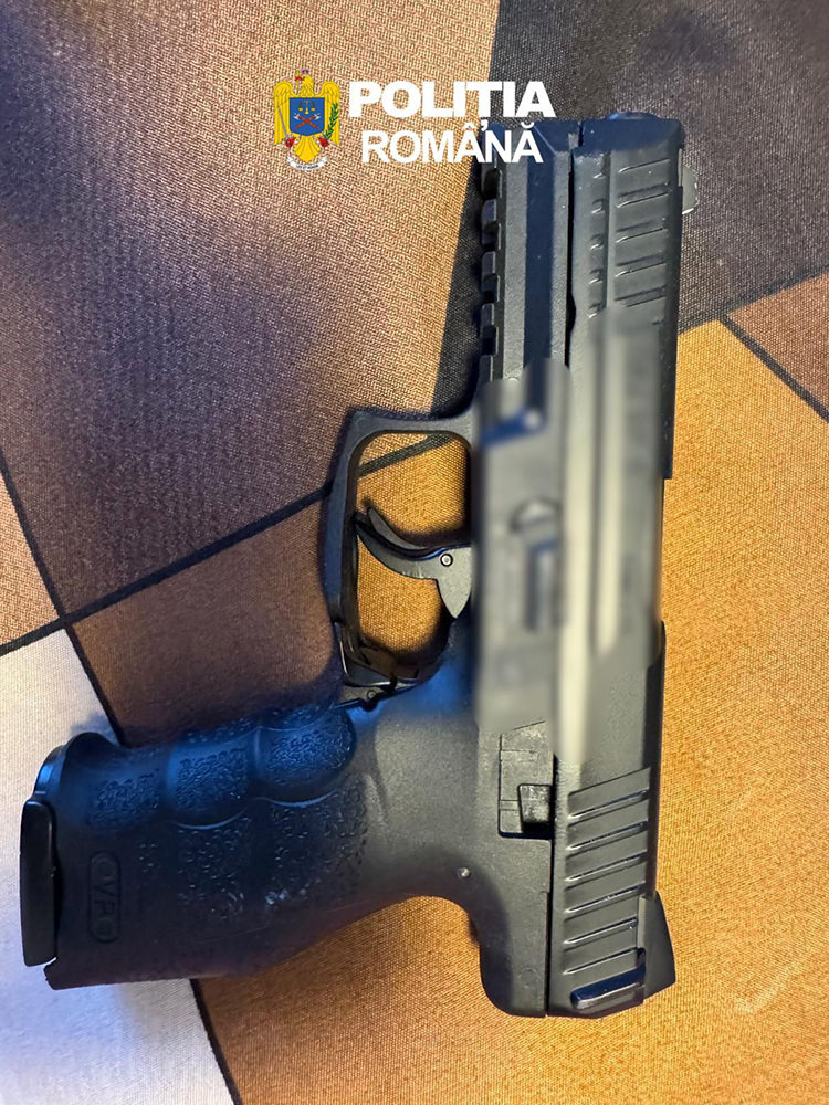 Cinci persoane reținute după 38 de percheziții într-un dosar de braconaj și arme deținute ilegal