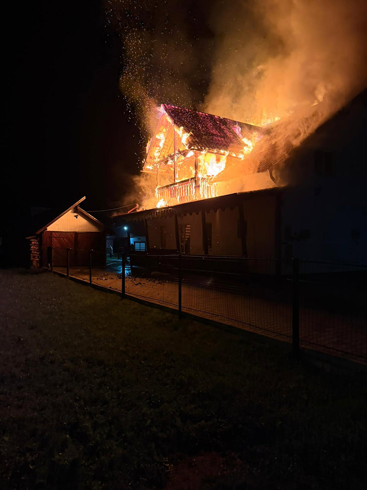 Incendiu la o locuință din Valea Stânei, provocat de un cablu electric defect