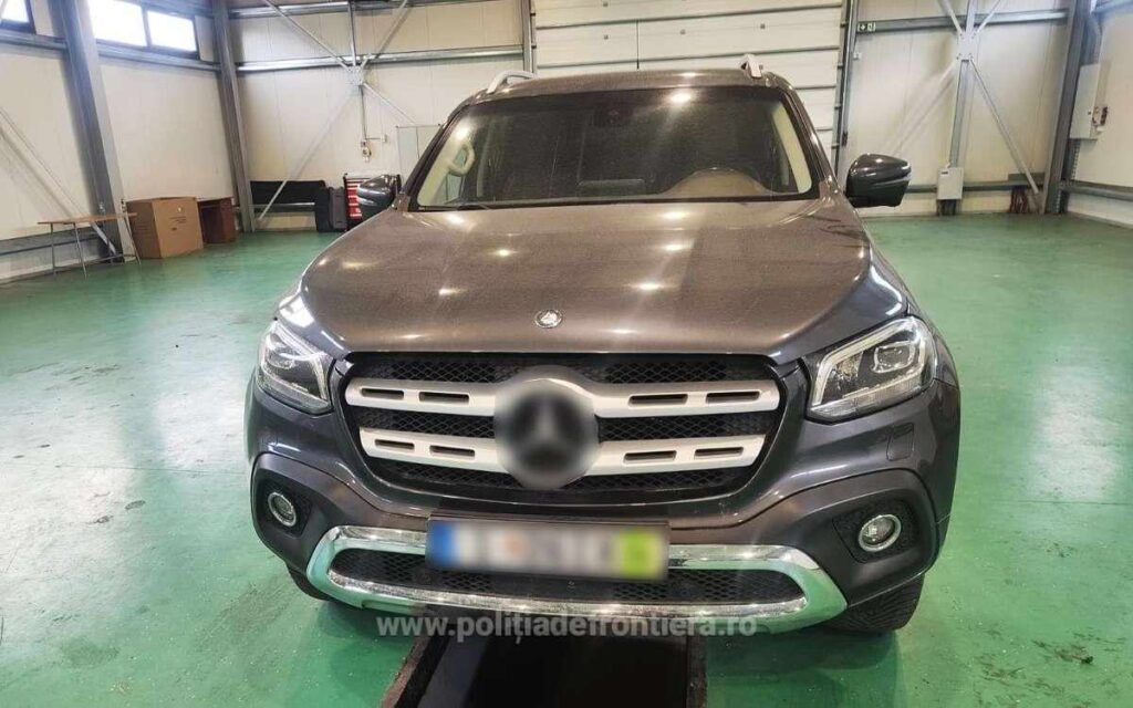 Trei autoturisme căutate de autoritățile din Italia și Polonia, descoperite de polițiștii de frontieră suceveni