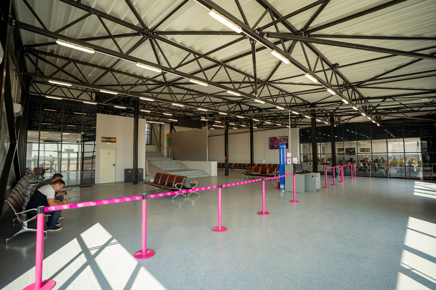 Aeroportul Internațional Ștefan cel Mare a înlocuit containerele cu o nouă sală de îmbarcare pentru zborurile Schengen