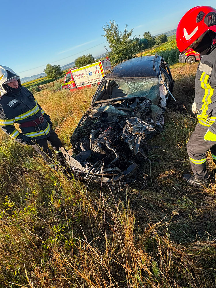 Bărbat de 47 de ani, mort după ce mașina sa a fost lovită de un tren la Prelipca