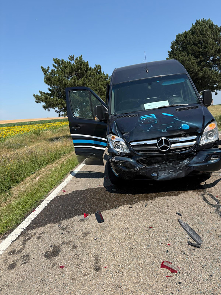 Un adult și doi minori au ajuns la spital după un accident rutier la Salcea