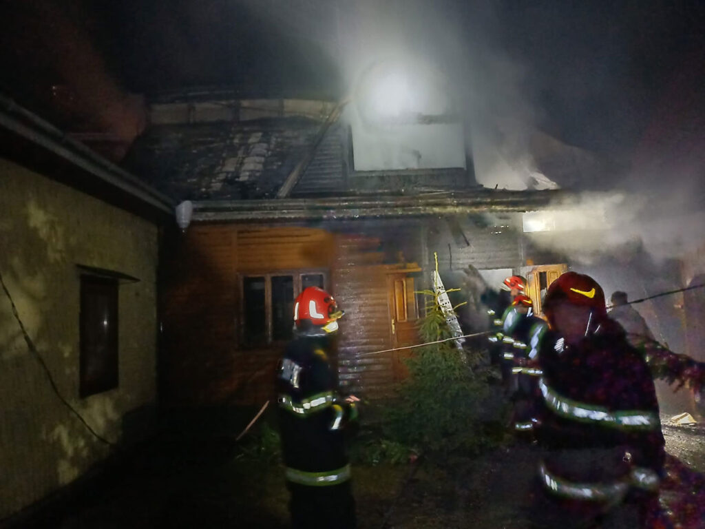 Incendiu la o gospodărie din Voitinel