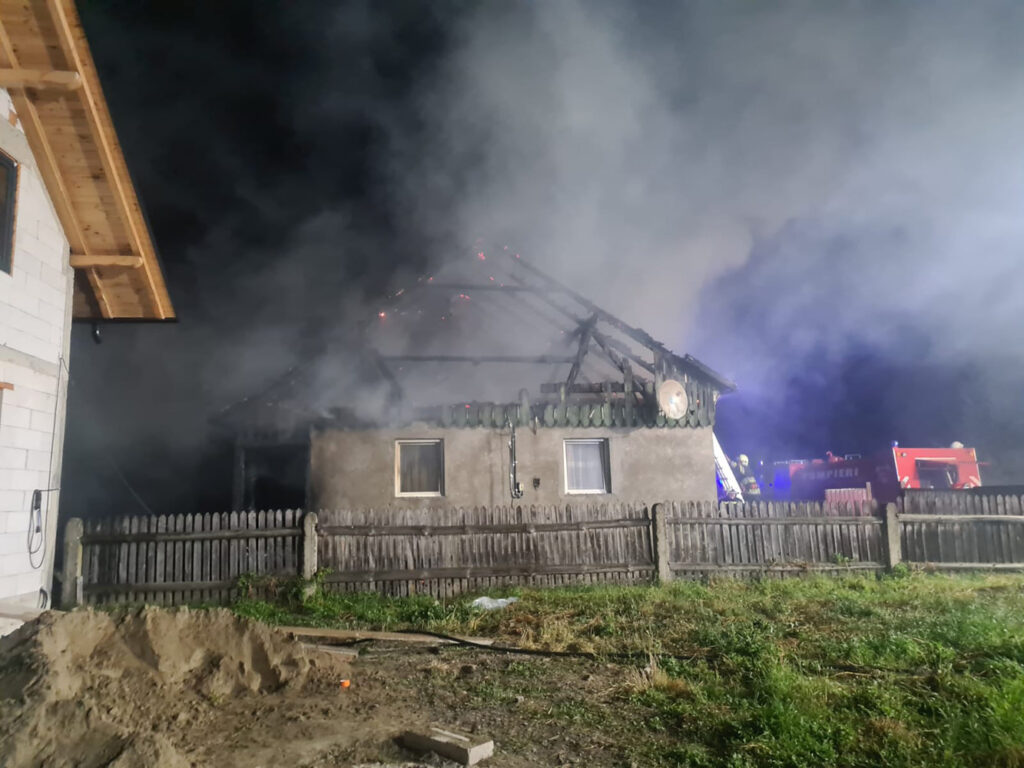 Incendiu puternic la Frătăuții Vechi
