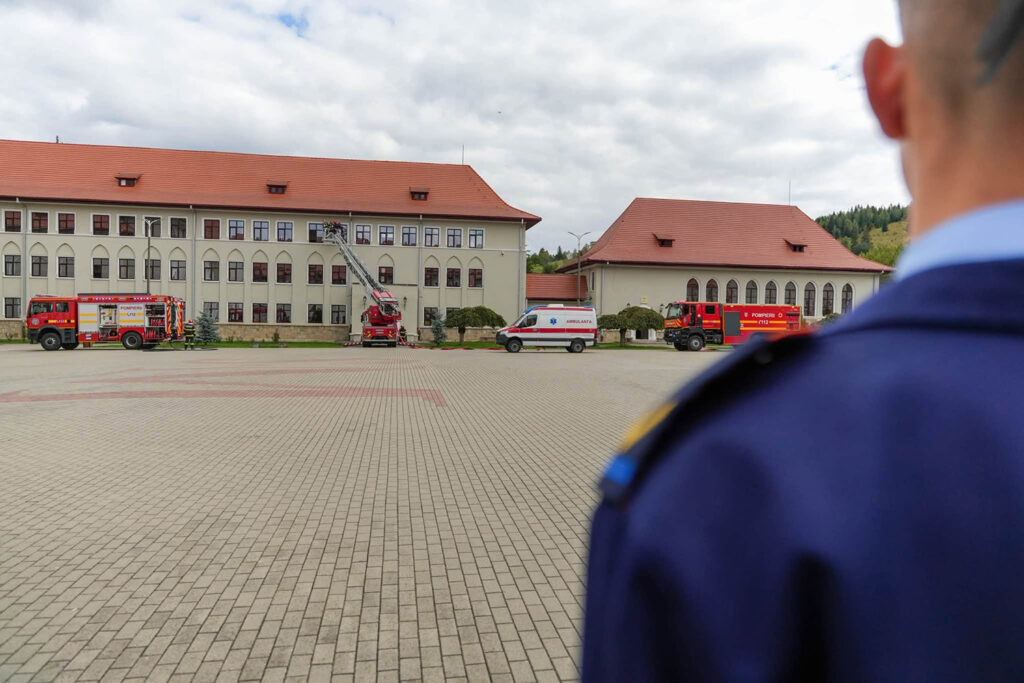 Elevii și personalul Colegiului Național Militar Ștefan cel Mare din Câmpulung Moldovenesc, instruiți pentru situații de urgență